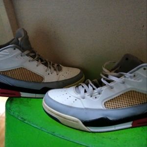 PRE-OWNED WHITE/ MULTI COLOR JORDAN'S,  SIZE 12